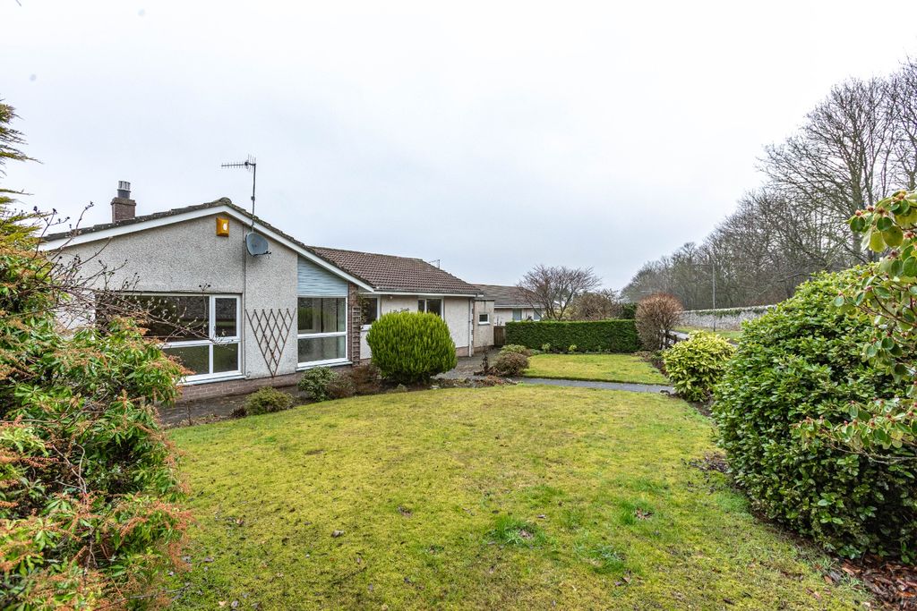 Property photo 1 of 42