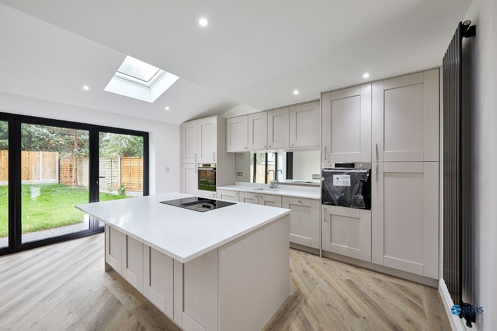 Property photo 2 of 20 Kitchen / Dining / Living Area