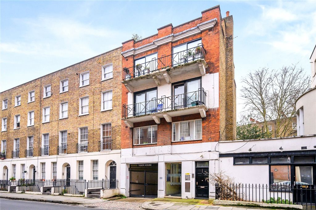 Property photo 2 of 20 External