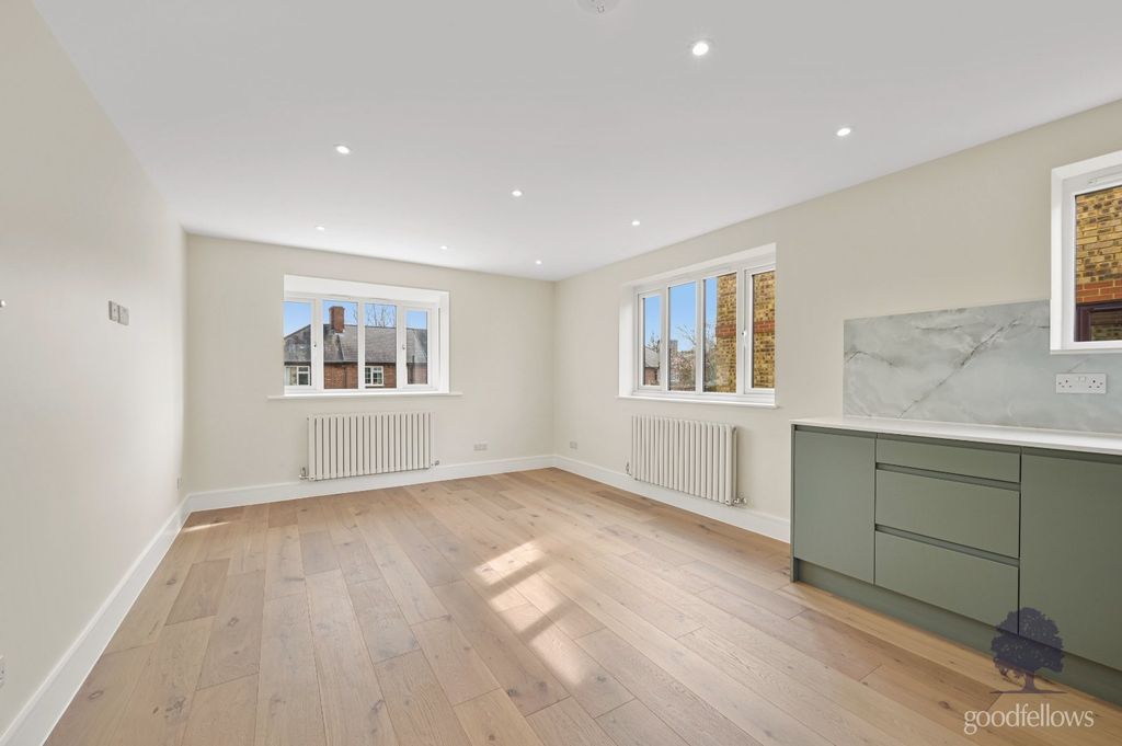 Property photo 3 of 13 Picture 3