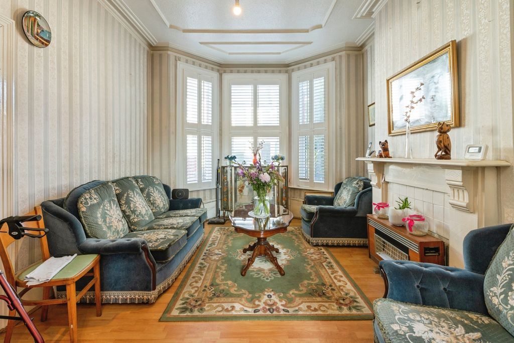 Property photo 1 of 18 Reception Room