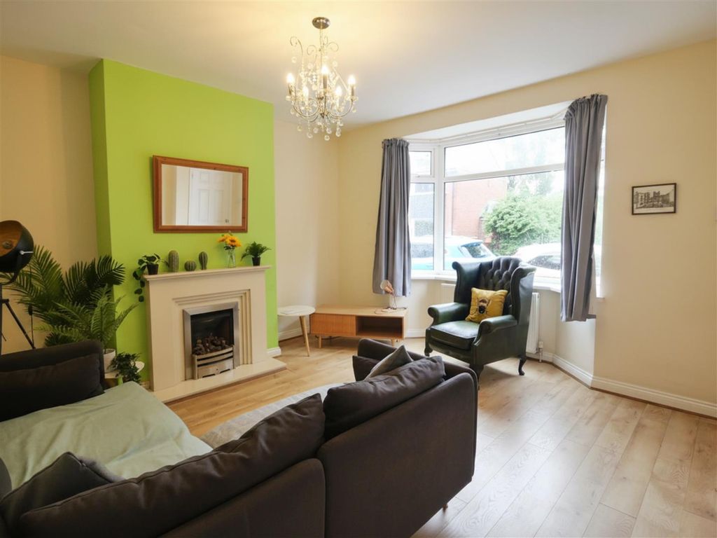Property photo 1 of 17 Lounge 3.Png