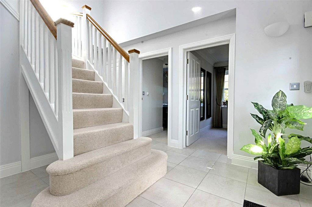 Property photo 2 of 14 Picture No. 19