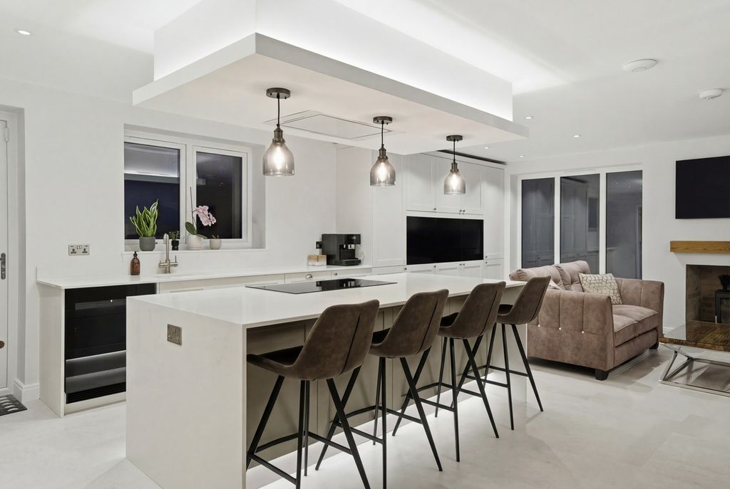 Property photo 2 of 30