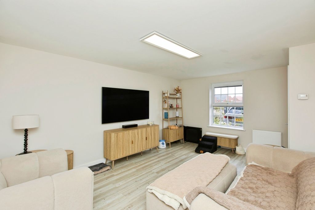 Property photo 2 of 20 Pbox-Img.Jpg
