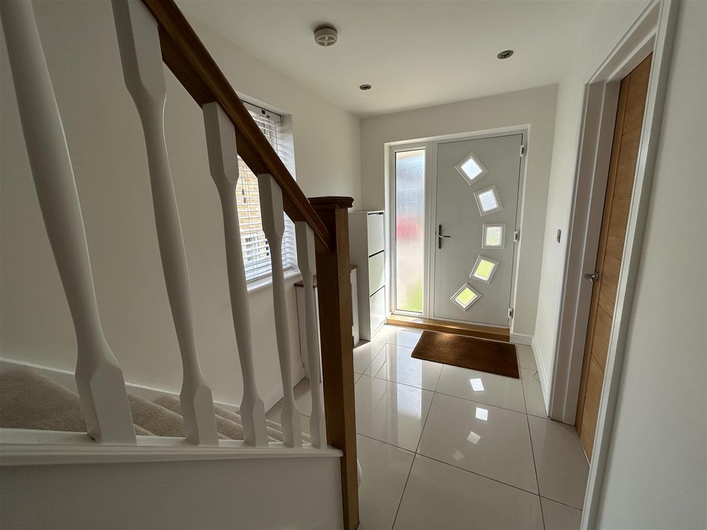 Property photo 2 of 14 Entrance Hallway