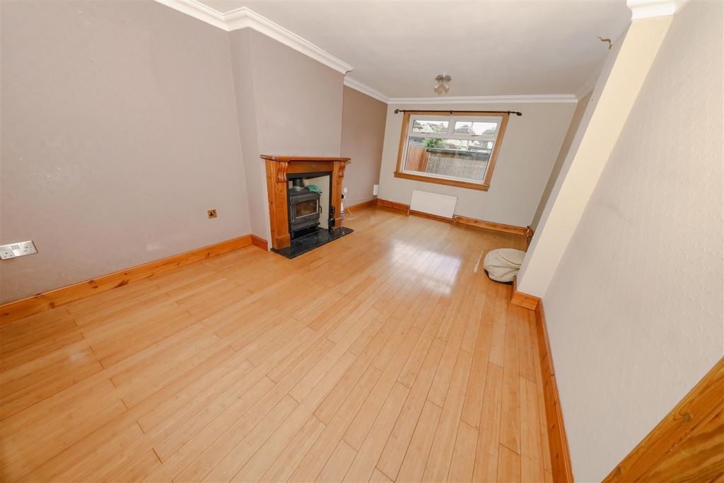 Property photo 2 of 15 B