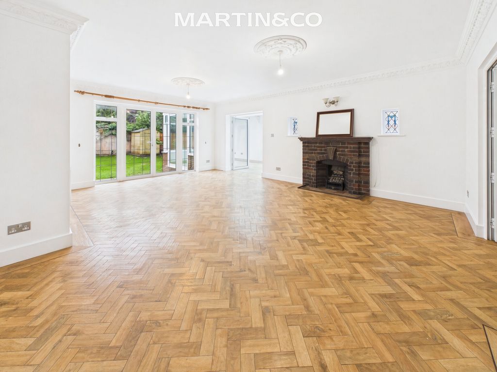 Property photo 2 of 24