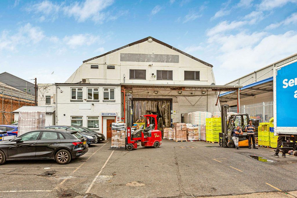 Property photo 3 of 10 Forest_Real_Estateunits_10_11_Kelvin_Industrial_Estate17.Jpg