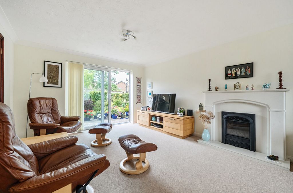 Property photo 3 of 16 1329485-16-68821A...