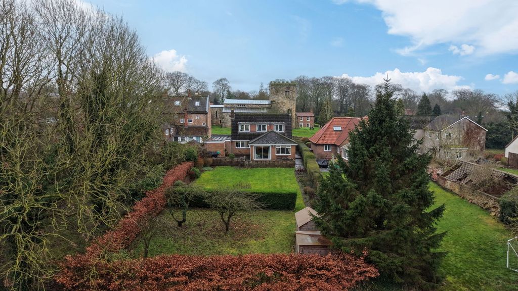 Property photo 2 of 33