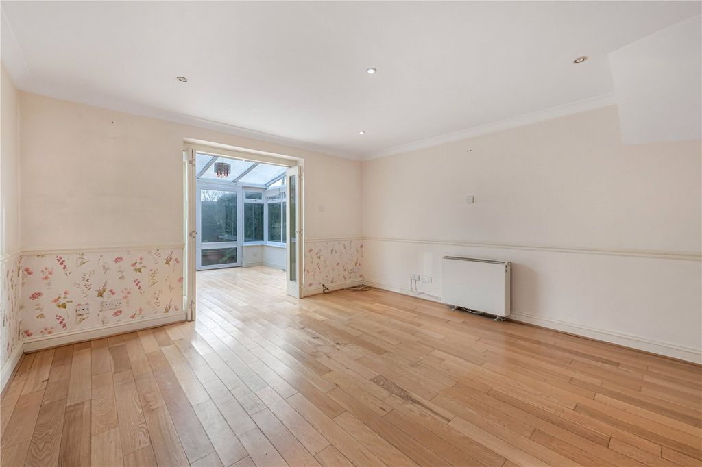 Property photo 2 of 17 Picture No. 33