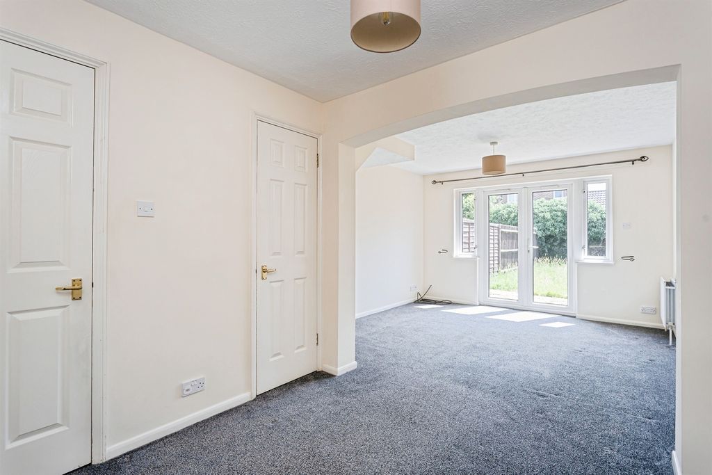 Property photo 3 of 14