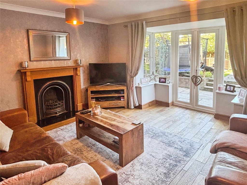 Property photo 3 of 21 Cosy Lounge