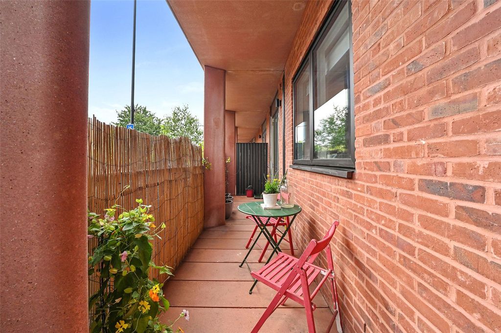 Property photo 2 of 14 Picture No. 10