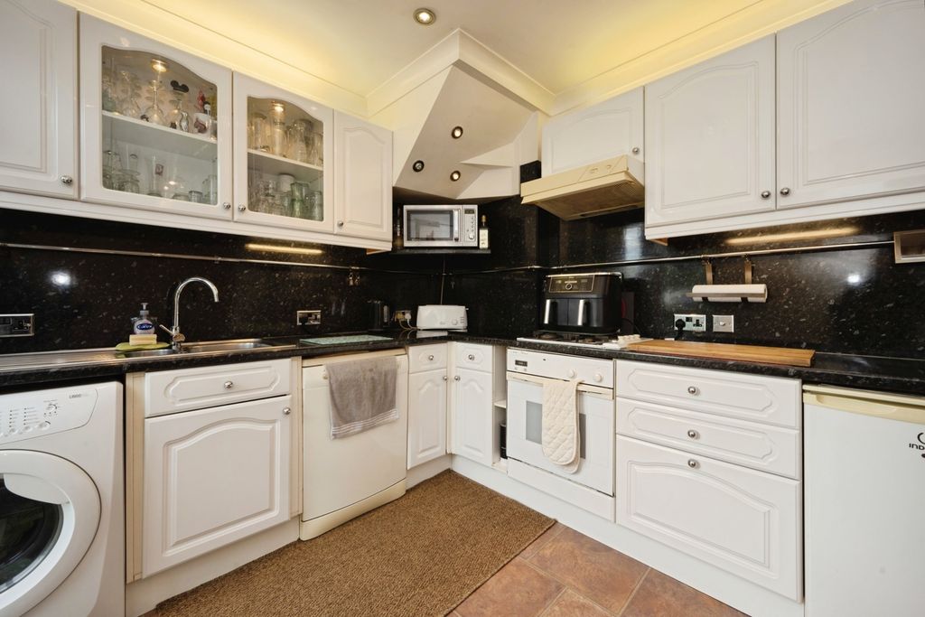 Property photo 3 of 11 Pbox-Img.Jpg