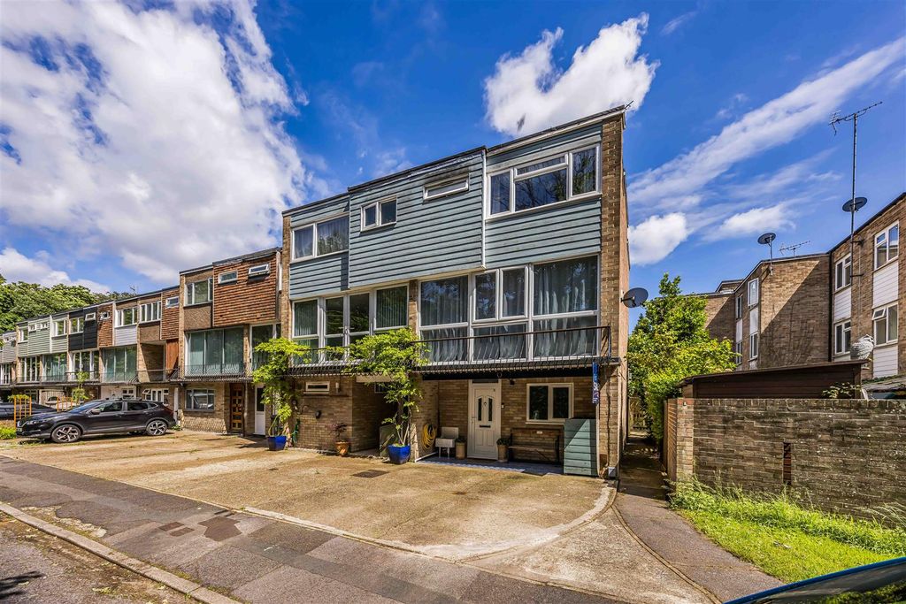 Property photo 1 of 35 Rampart Gardens, Hilsea-Small-Porticomarketing-Nex