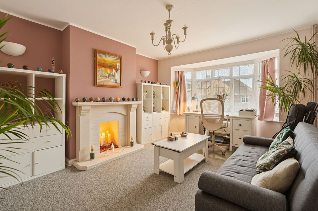 Property photo 2 of 8