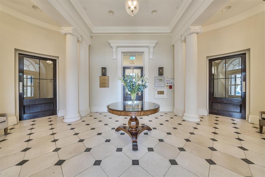 Property photo 2 of 19 Royal Pavilion Entrance Hallway