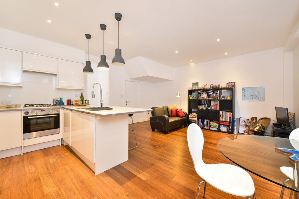 Property photo 1 of 11 185243 (6)