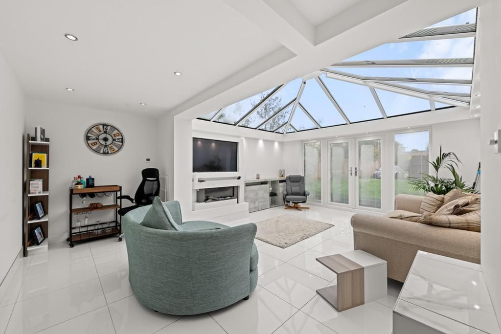 Property photo 2 of 23