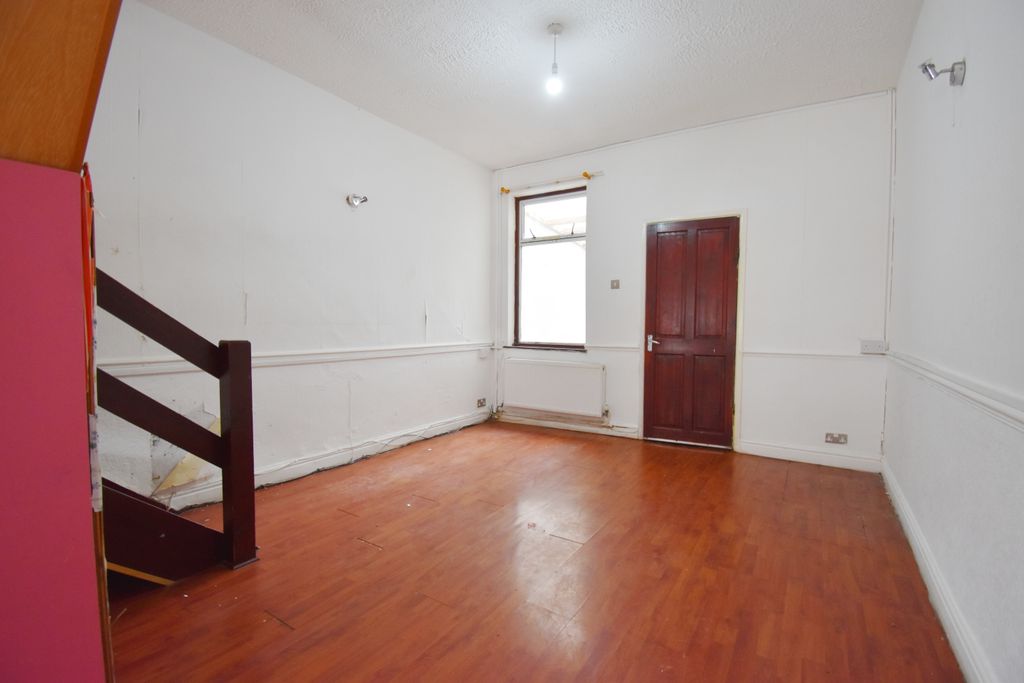 Property photo 3 of 9 Living Room
