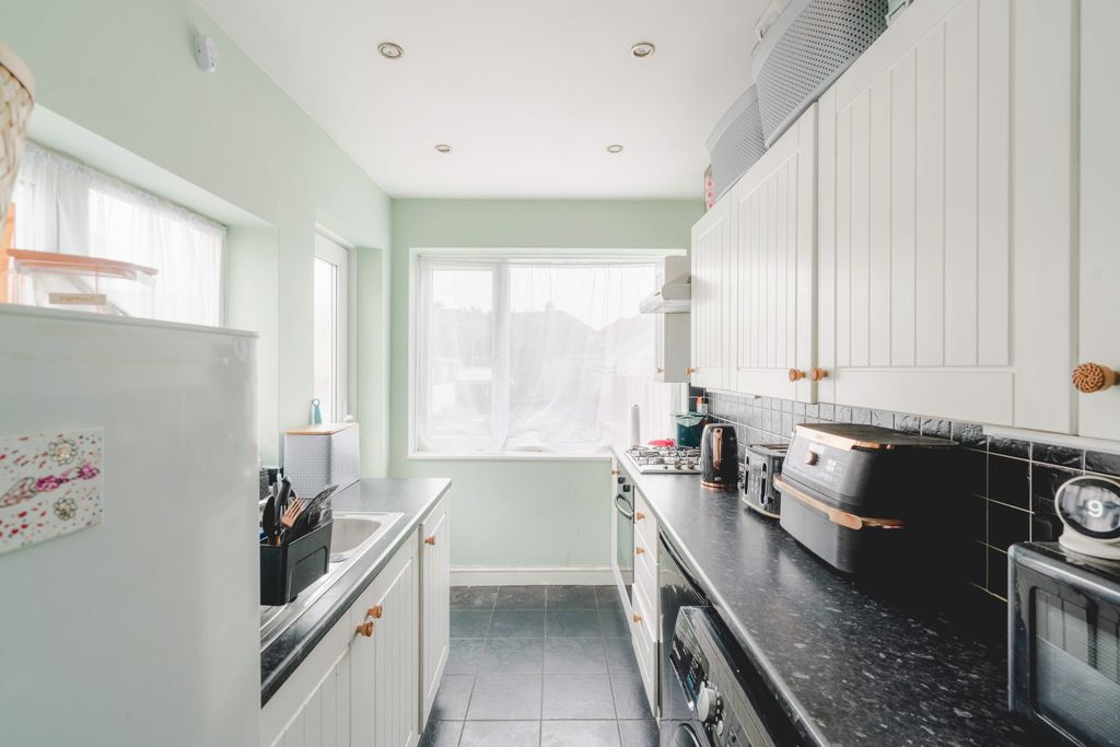 Property photo 1 of 17 5