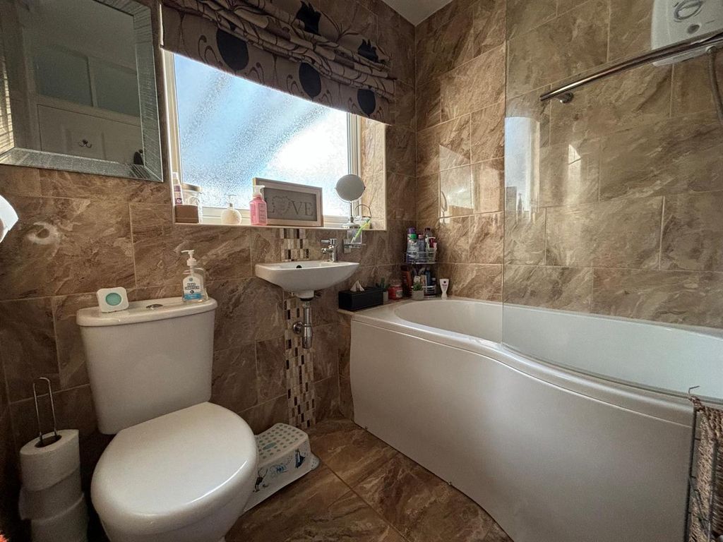 Additional image 7 of 2 bed semi-detached bungalow for saleLambwath Villas, Skirlaugh, Hull HU11