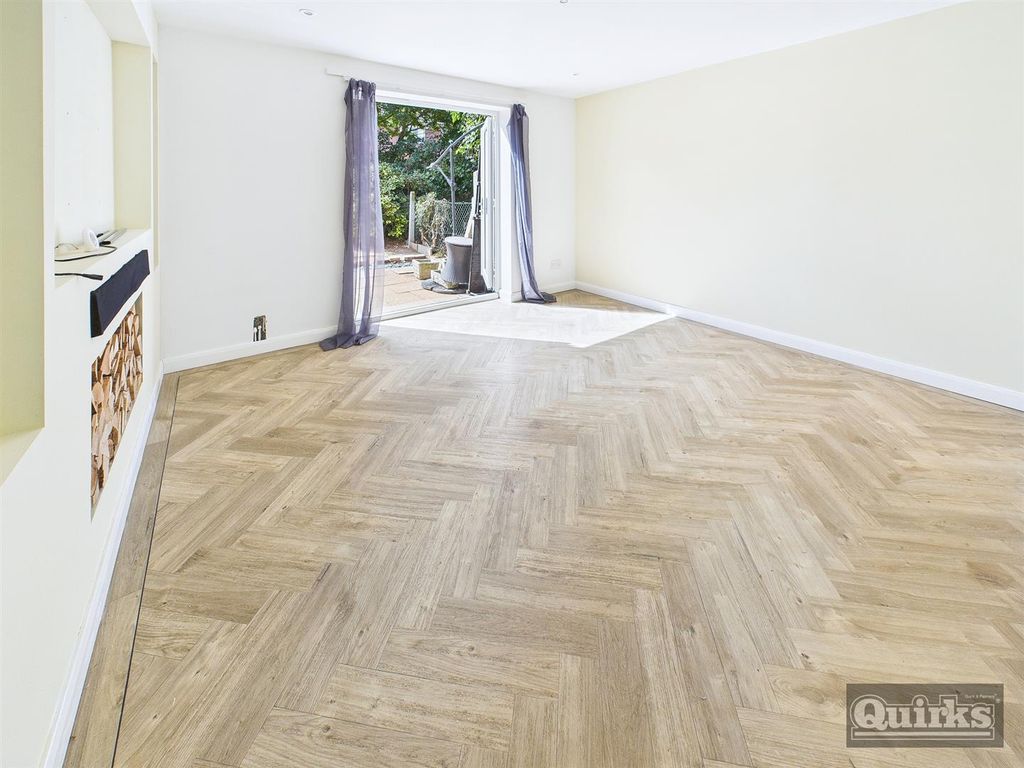 Property photo 2 of 9 Cam02342G0-Pr0132-Still004.Jpg