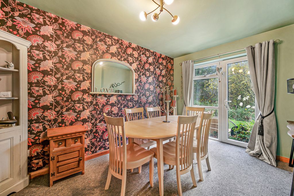 Property photo 3 of 23