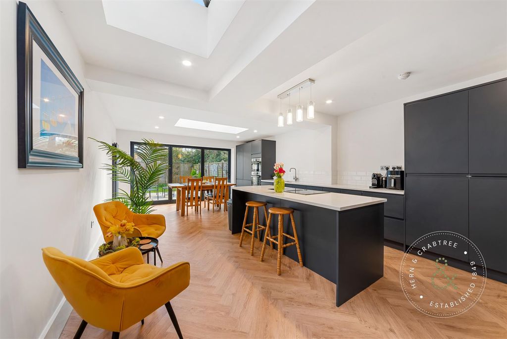 Property photo 2 of 39 Wyndham-Road-1.Jpg