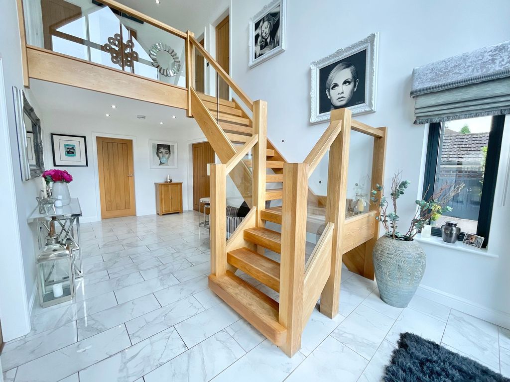 Property photo 2 of 28
