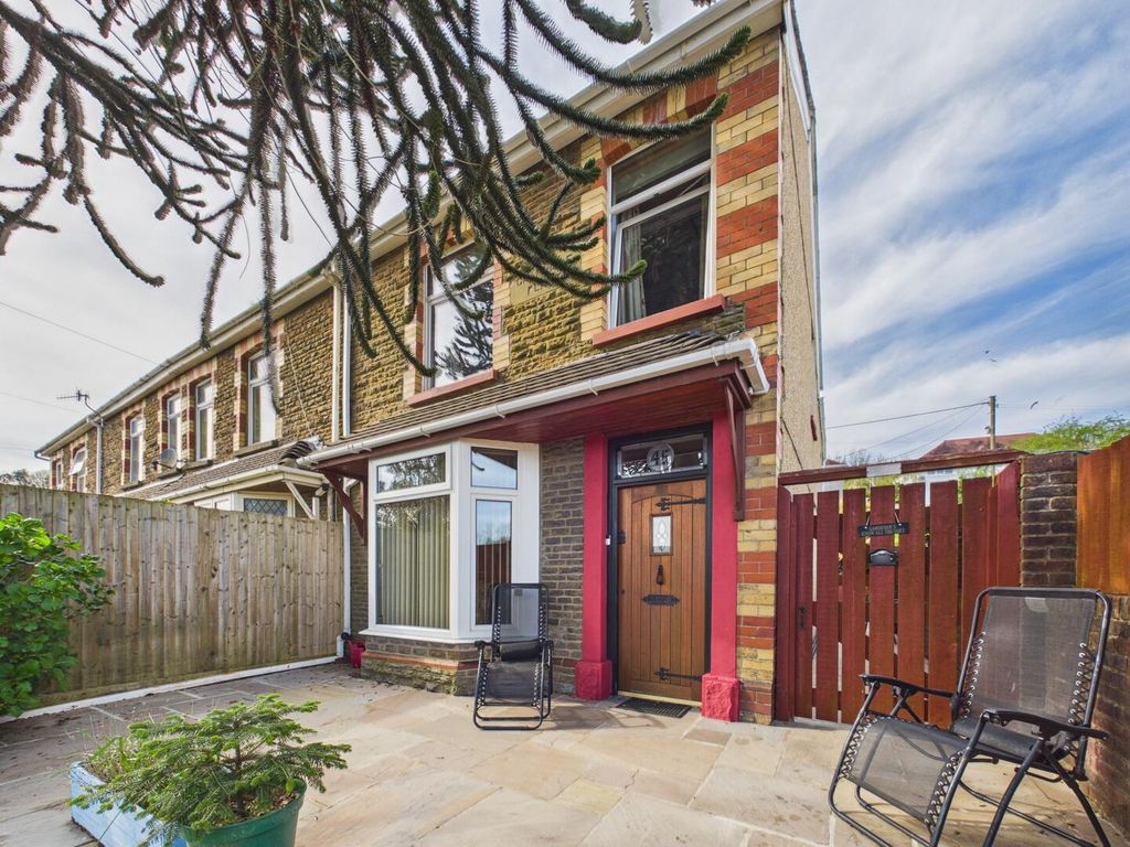 Property photo 1 of 17 Front (Exterior)