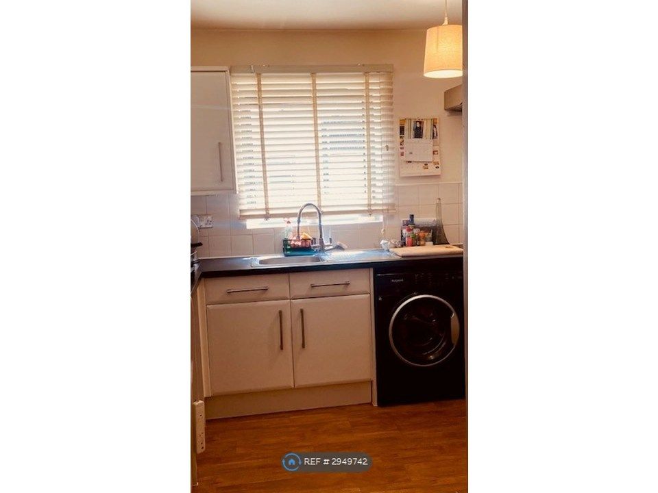Property photo 2 of 7 Kithcen
