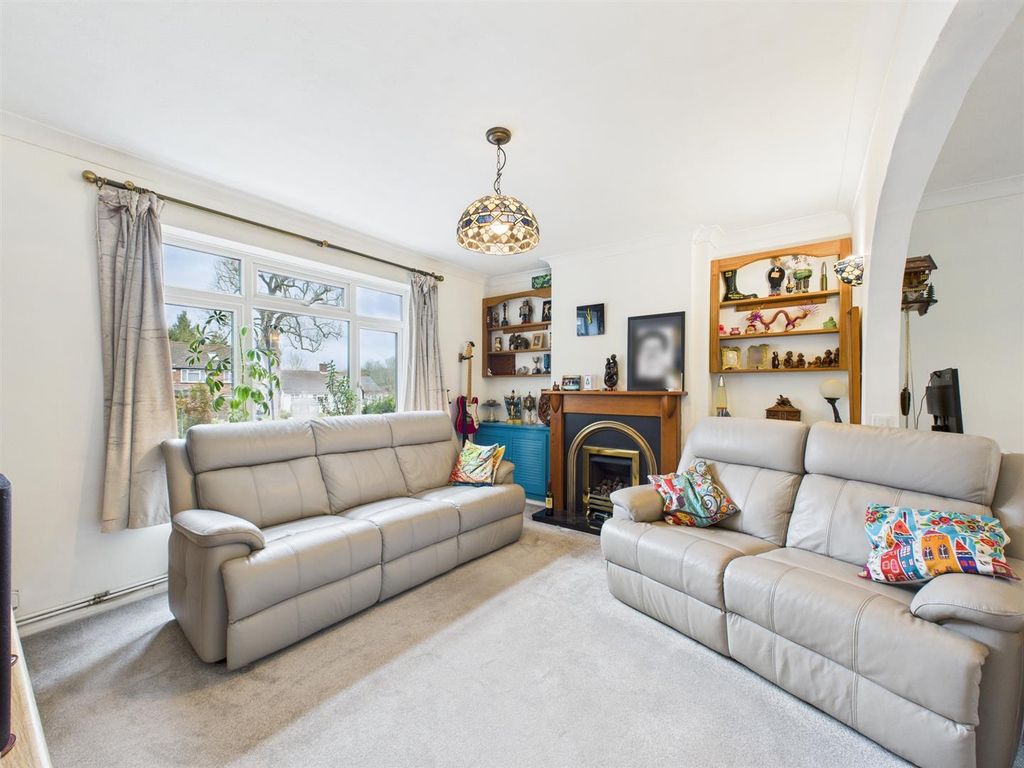 Property photo 2 of 16 Cam02885G0-Pr0552-Still001.Jpg