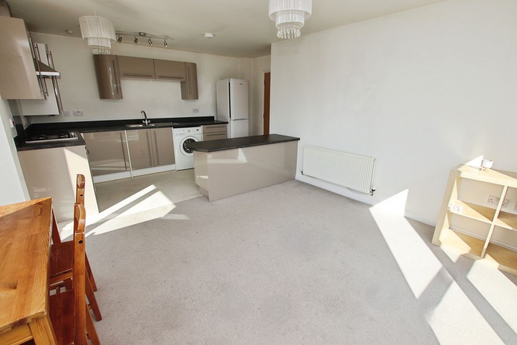 Property photo 3 of 12 4578092