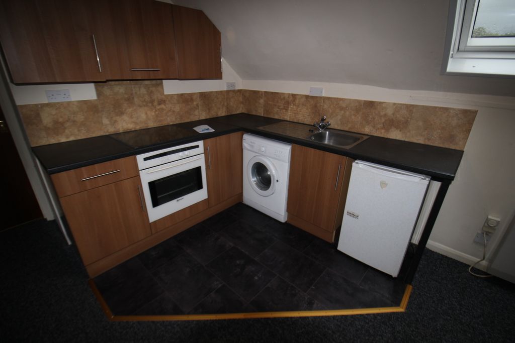 Property photo 2 of 9 Photo 3