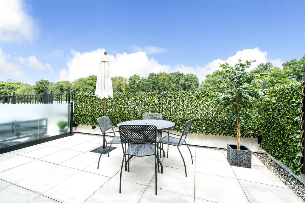 Property photo 1 of 23 Balcony