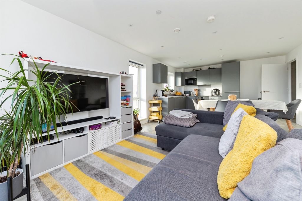 Property photo 3 of 17