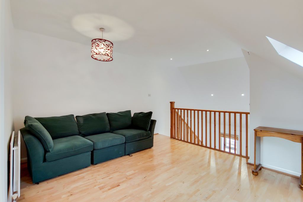 Property photo 3 of 9