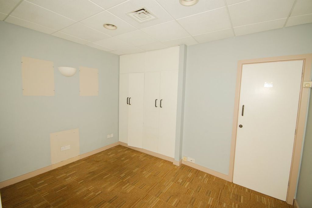 Property photo 3 of 17 Debb6695-5D16-4F4F-8125-0B486C303016.Jpg