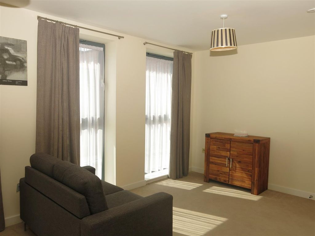 Property photo 2 of 5 Photo 02