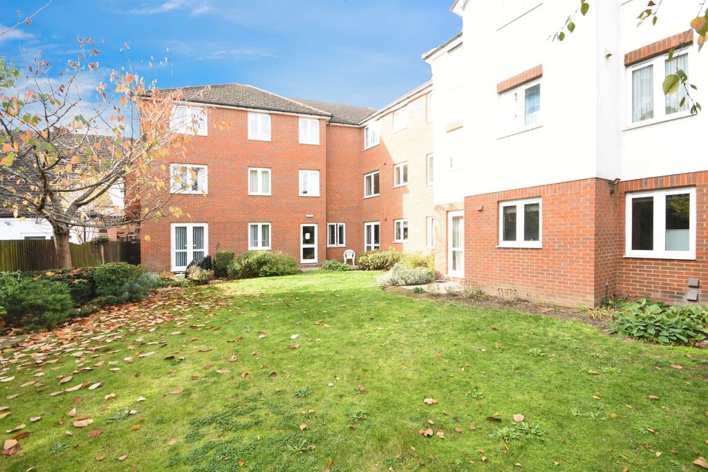 Property photo 1 of 17