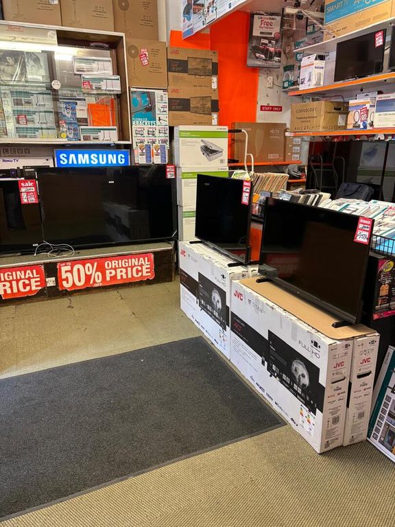 Property photo 3 of 7 Main Shop Area