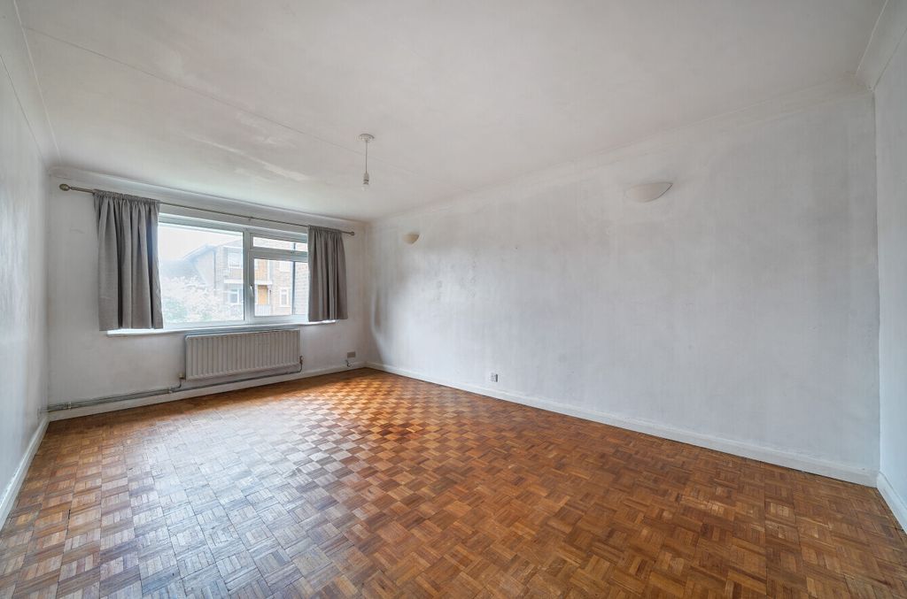 Property photo 2 of 15 Picture No. 13