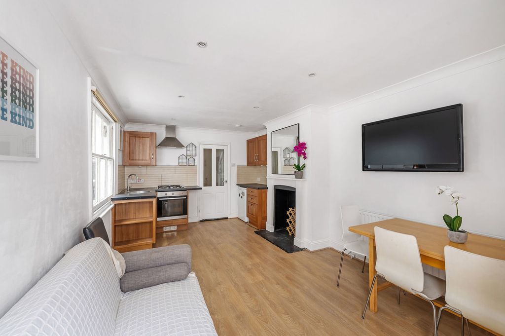 Property photo 2 of 18
