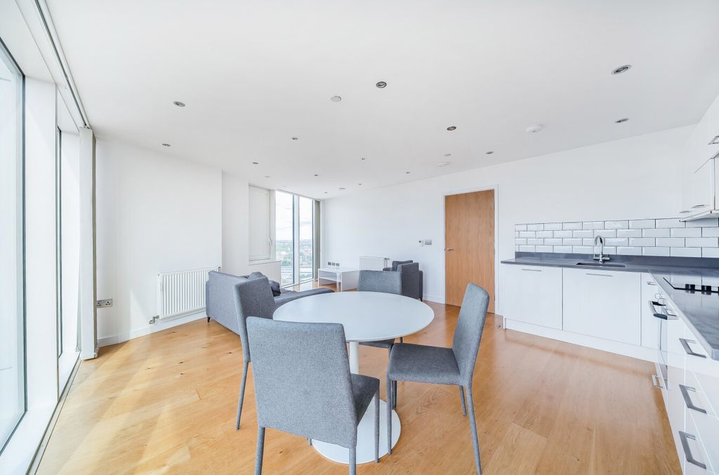 Property photo 3 of 24 1305630-7-684335B...