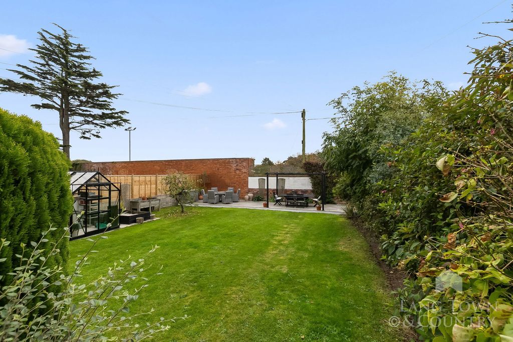 Property photo 3 of 31