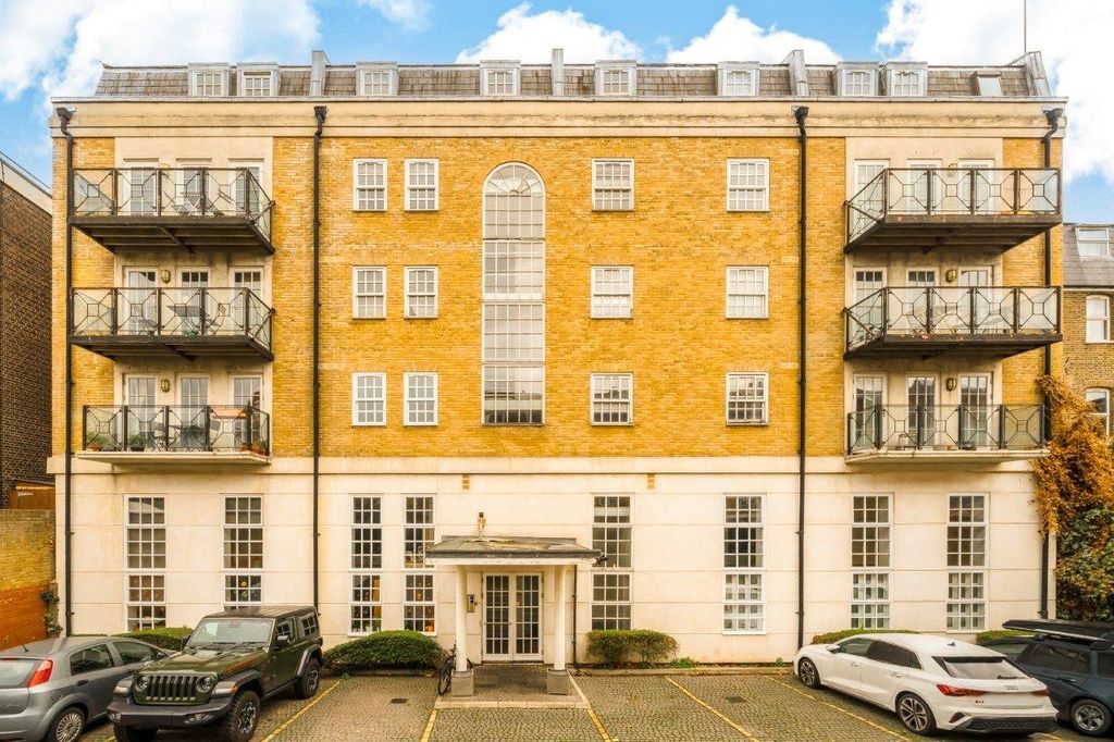 Property photo 2 of 8 Exterior