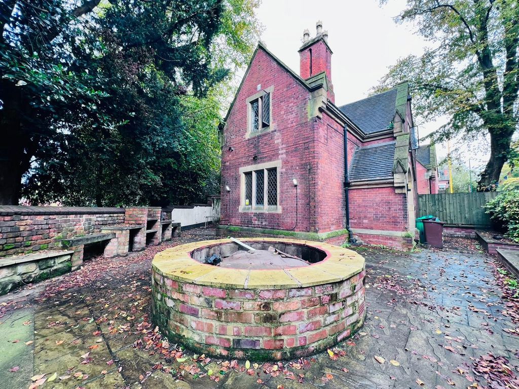 Property photo 1 of 16